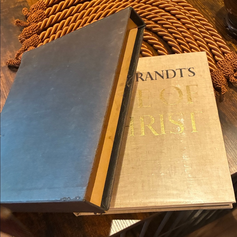 Rembrandt's Life of Christ Decorative Coffee Table Book - Cream/Gold boxed - Picture 6 of 9
